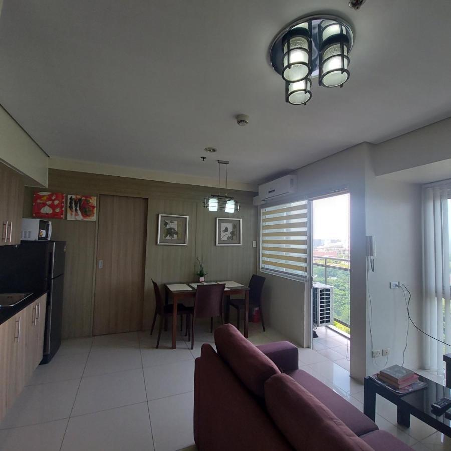 De Luxe, Standard And Studio Suites -The Breeze Residences-Close To Airport,Mall Of Asia, Us Embassy Манила Екстериор снимка