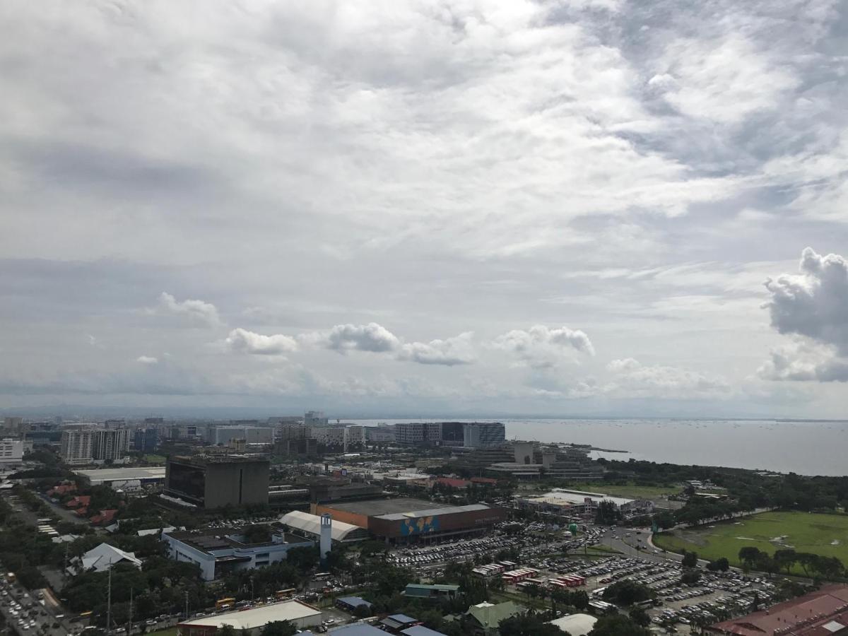 De Luxe, Standard And Studio Suites -The Breeze Residences-Close To Airport,Mall Of Asia, Us Embassy Манила Екстериор снимка