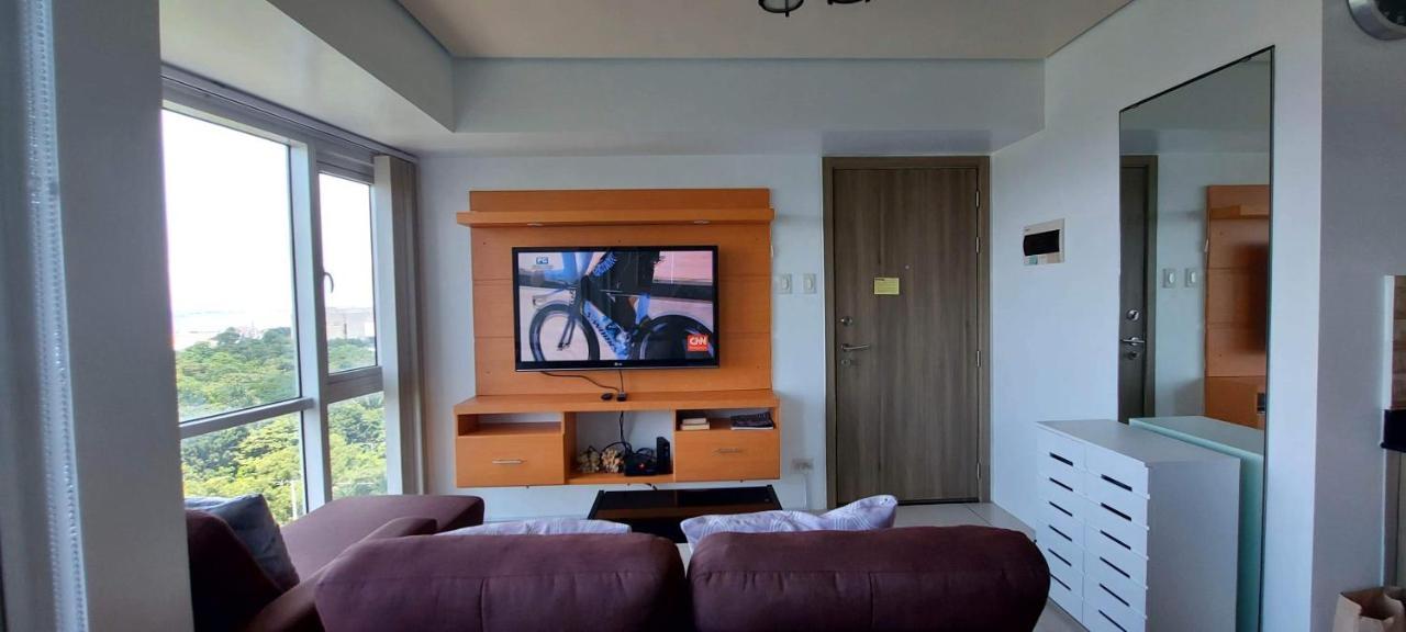 De Luxe, Standard And Studio Suites -The Breeze Residences-Close To Airport,Mall Of Asia, Us Embassy Манила Екстериор снимка