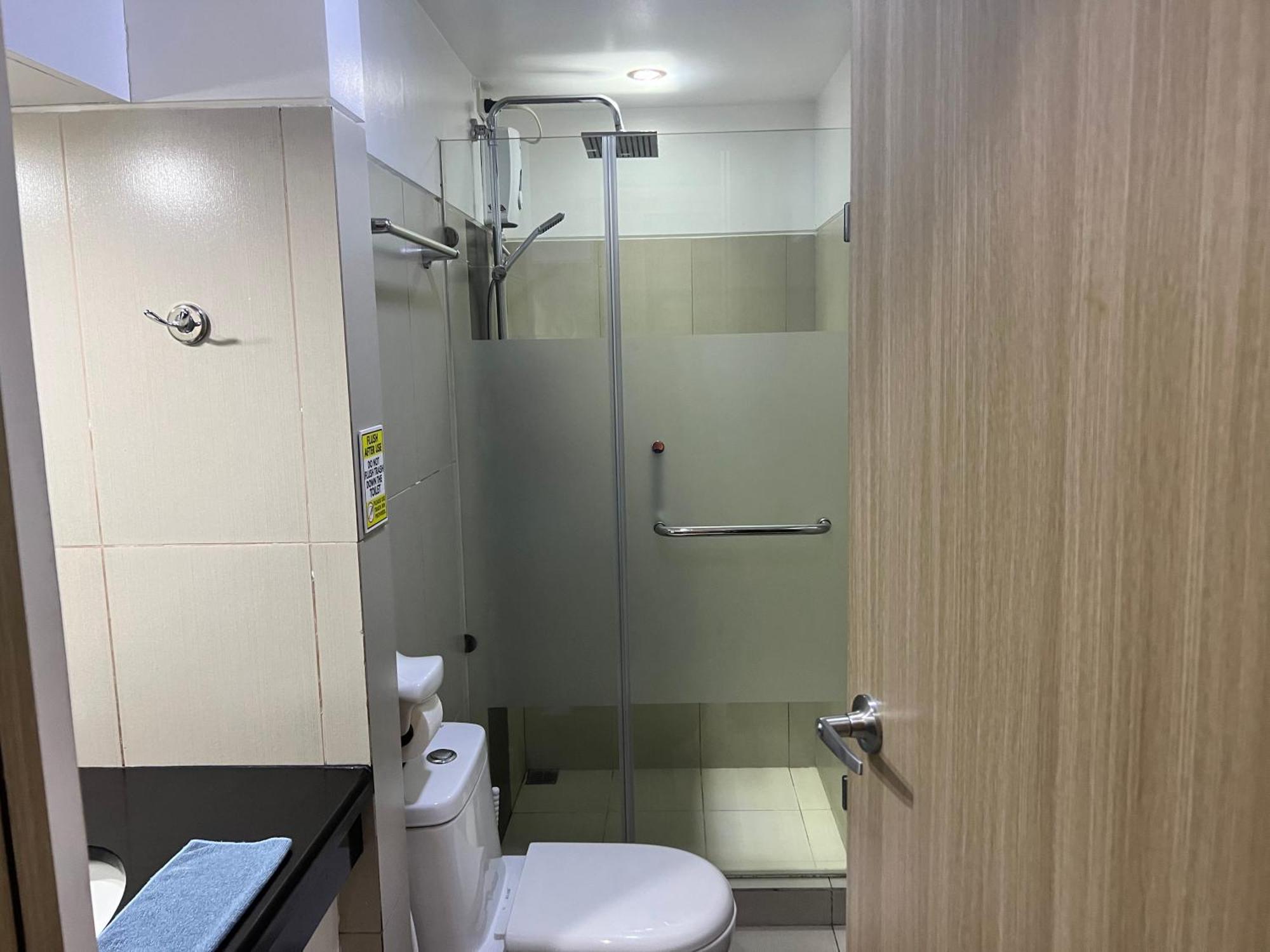 De Luxe, Standard And Studio Suites -The Breeze Residences-Close To Airport,Mall Of Asia, Us Embassy Манила Екстериор снимка