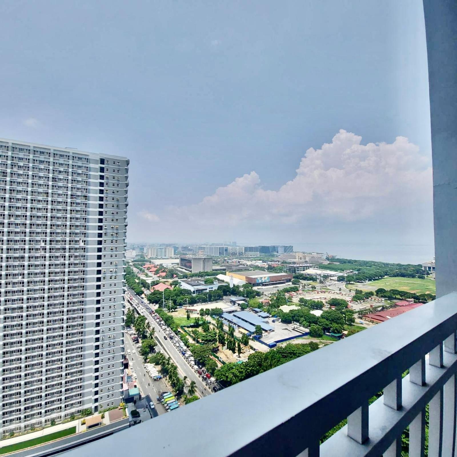 De Luxe, Standard And Studio Suites -The Breeze Residences-Close To Airport,Mall Of Asia, Us Embassy Манила Екстериор снимка